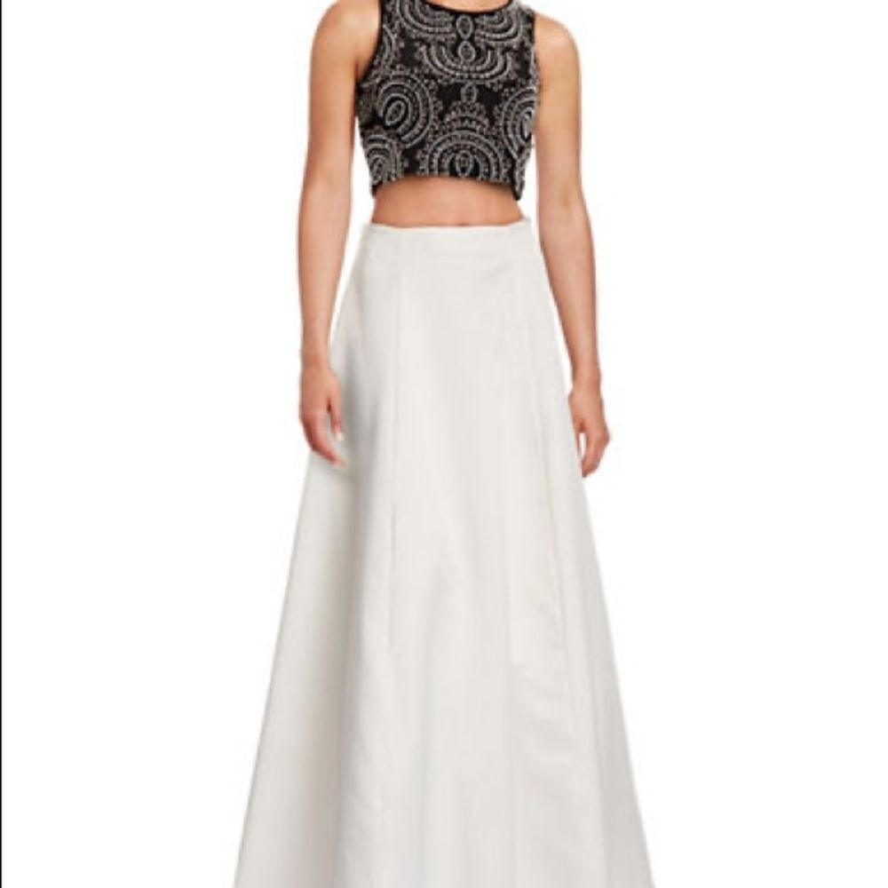 Women's Xscape Beaded Two-Piece Ballgown, Size 6 - Ivory